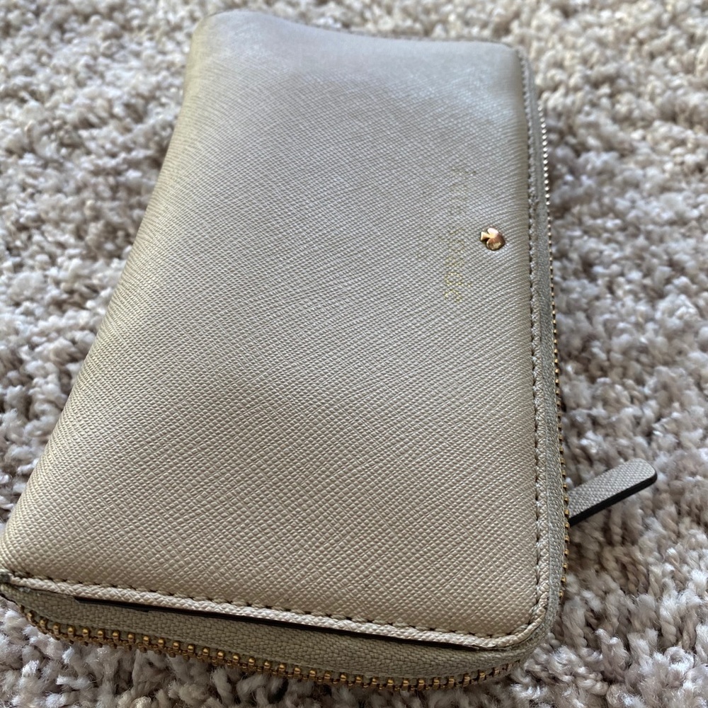 Kate Spade Wallet - Picture 2 of 4